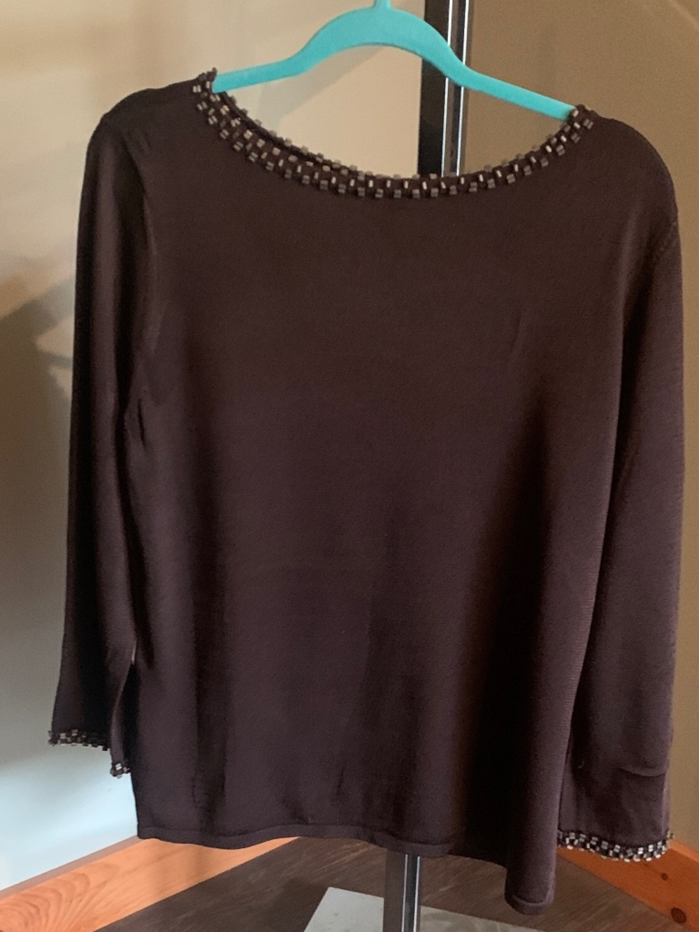 Jones New York Womens XL Brown with Beaded neck and sleeve Long Sleeve Pullover